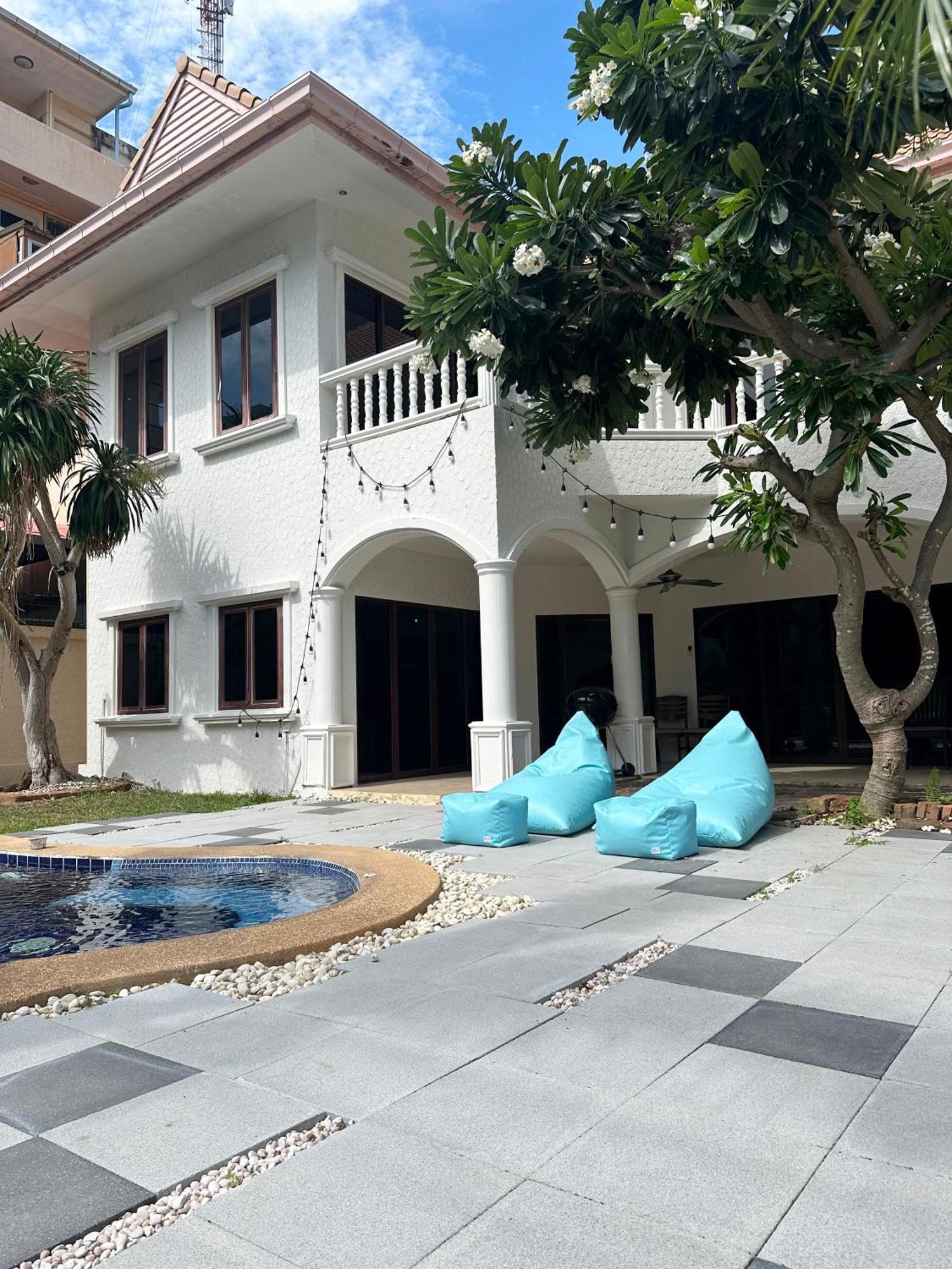 Blooming Hill Boutique Suites Pattaya Exterior foto
